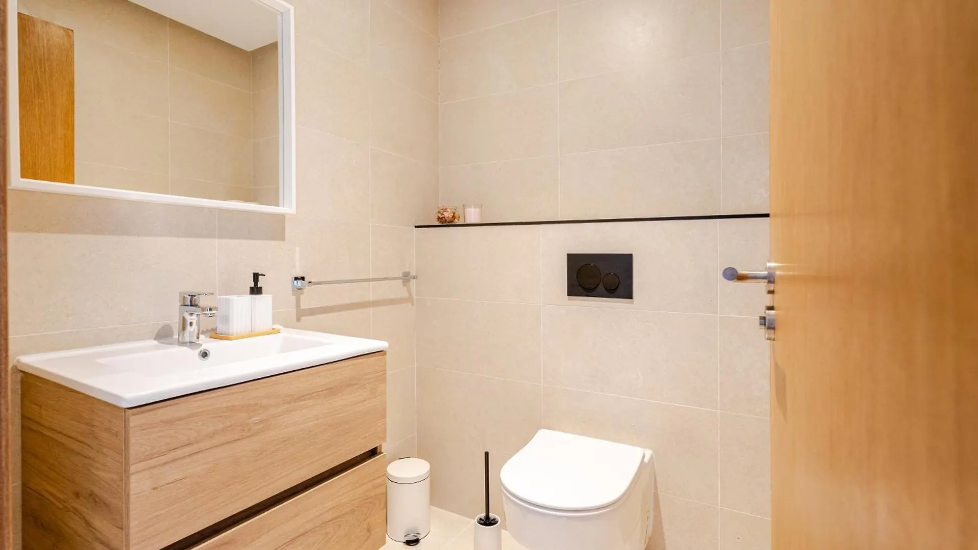 Emplacement Chic Lumineux & Central Pres Du Consulat Americain 2 Minutes De Twin Center Gauthier Casablanca